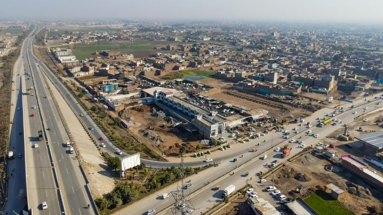Roomy Crossroads Hotel, Peshawar Esterno foto