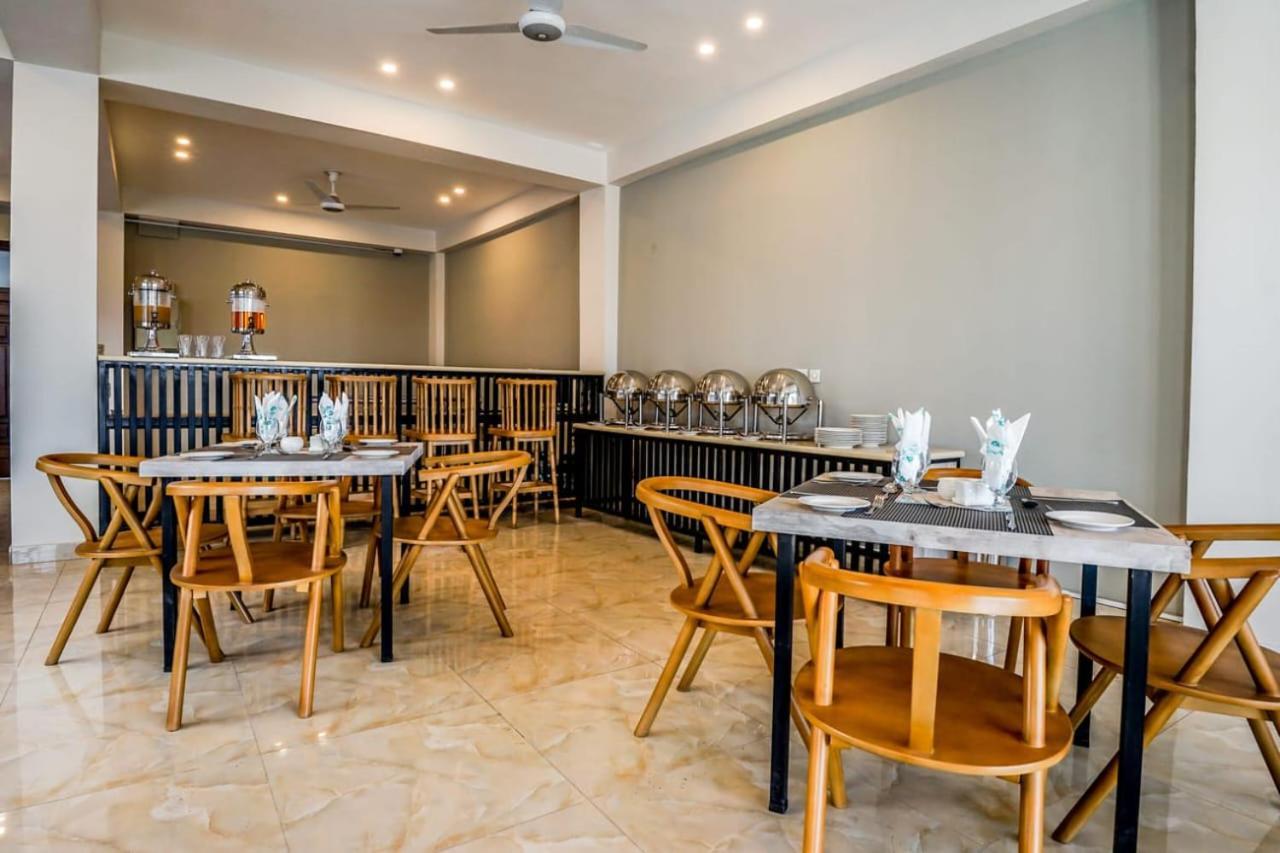 Roomy Crossroads Hotel, Peshawar Esterno foto